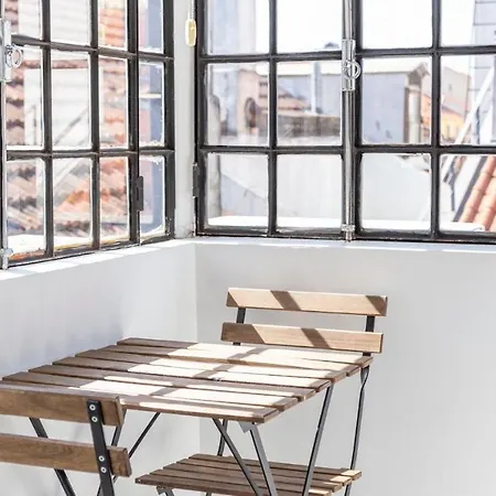 Plum Guide - O Cofre * Lisbon